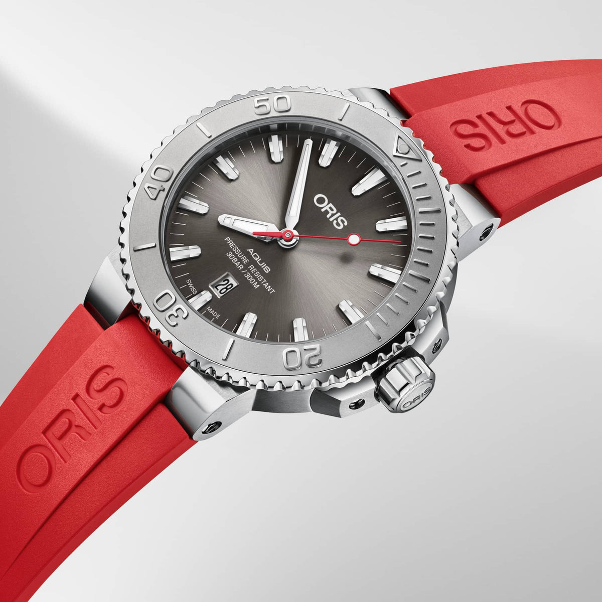 Oris 01 733 7730 4153-07 4 24 66EB — official model photograph 1