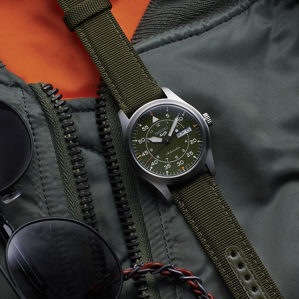 Seiko SRPH29K1 product angle 3
