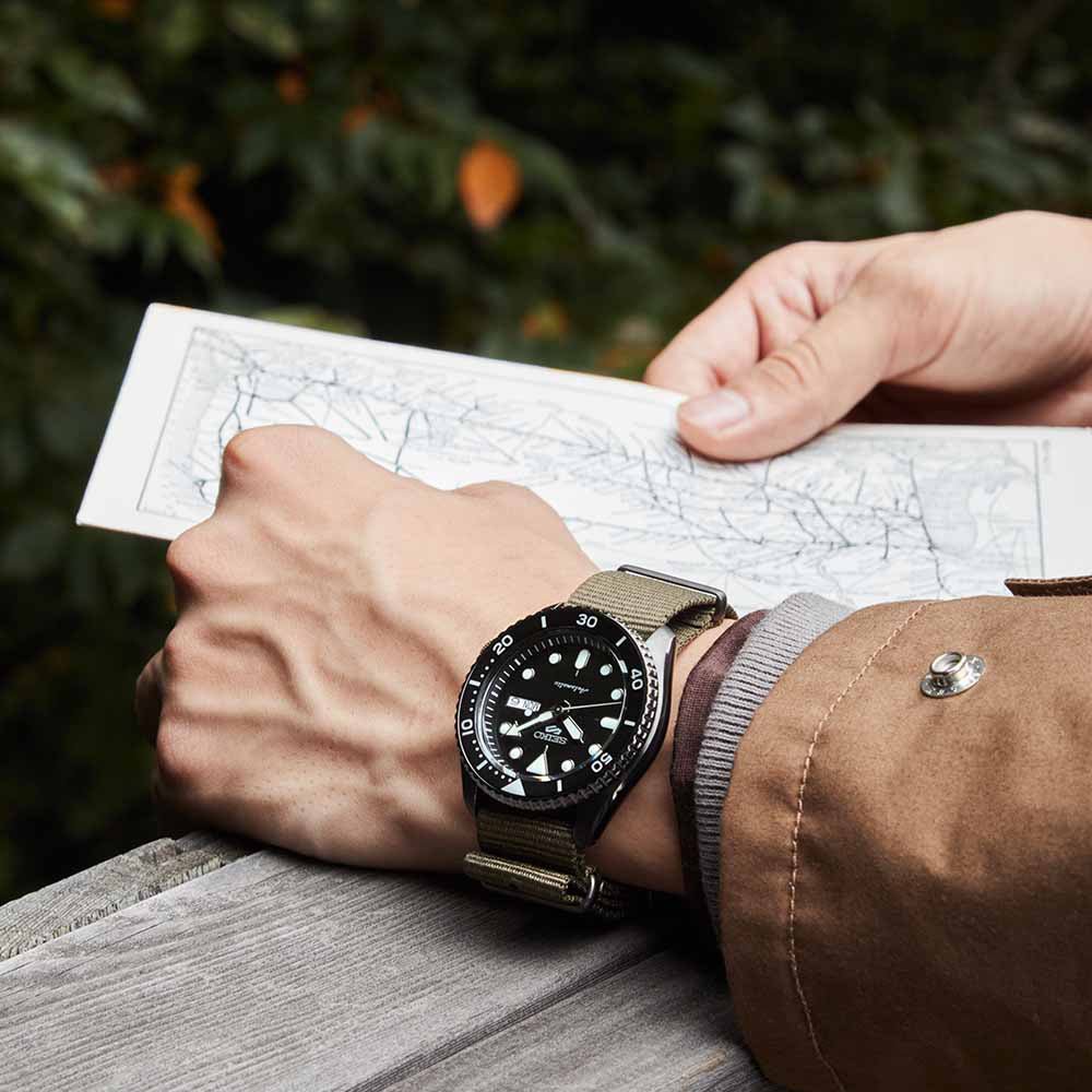 Seiko 5 Sports SRPD65K4