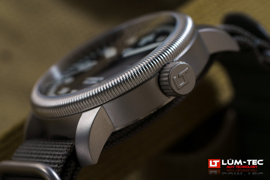 LÜM-TEC Combat B67 Day Date